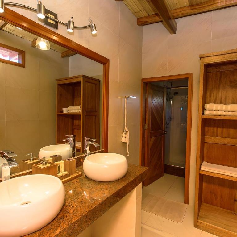 Apart Hotel Las Cherelas - Suite with Whirlpool - 3