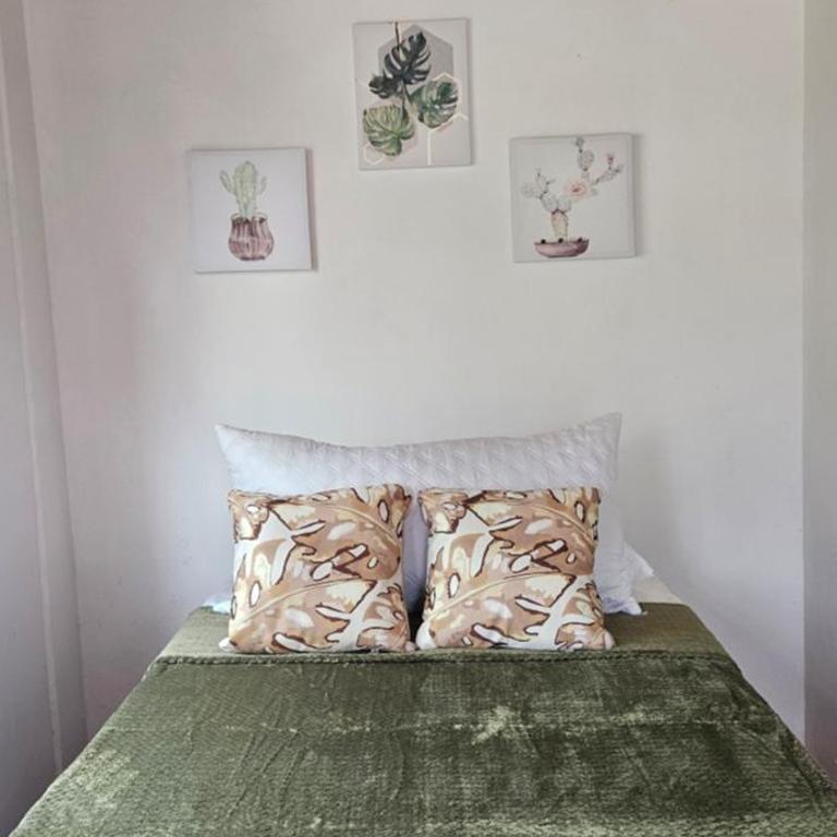 Casa campestre cerca a Bogotá con piscina - Three-Bedroom House - 27