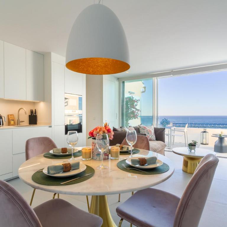 MARBELLA BANUS SUITES - Brand New and Exclusive Banus Port Seafront Flat - Apartamento Deluxe de 2 dormitorios con balcón - 2