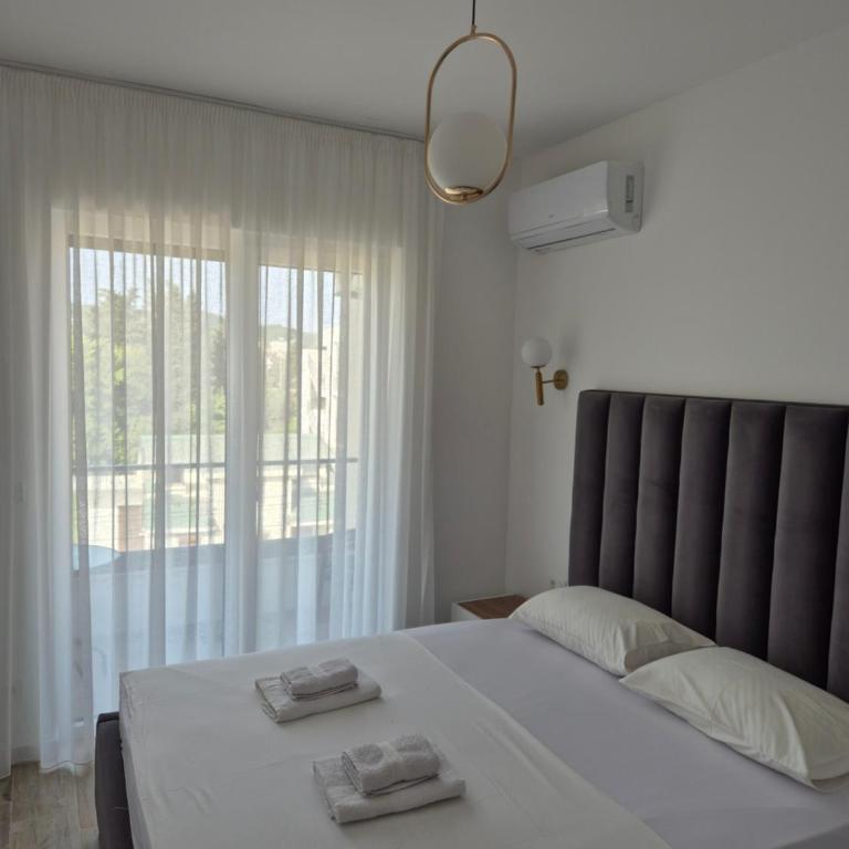 Frekuenca Apartments - Two-Bedroom Apartment with Water View - 24