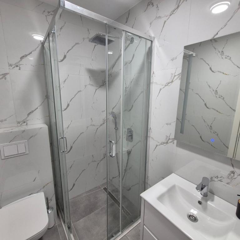 Frekuenca Apartments - Two-Bedroom Apartment with Water View - 32