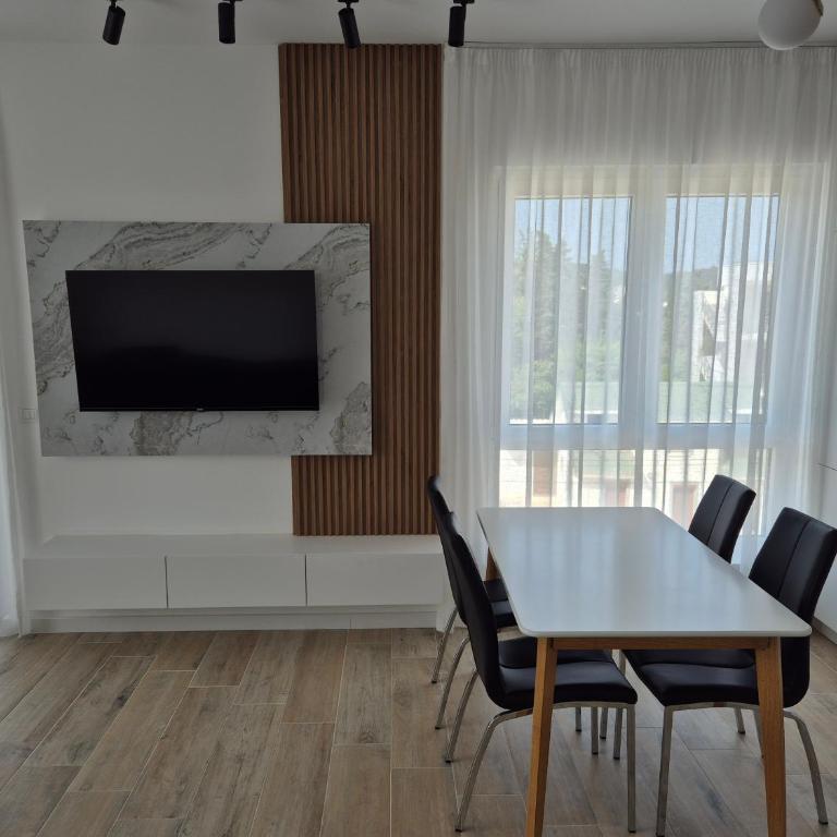 Frekuenca Apartments - Two-Bedroom Apartment with Water View - 55