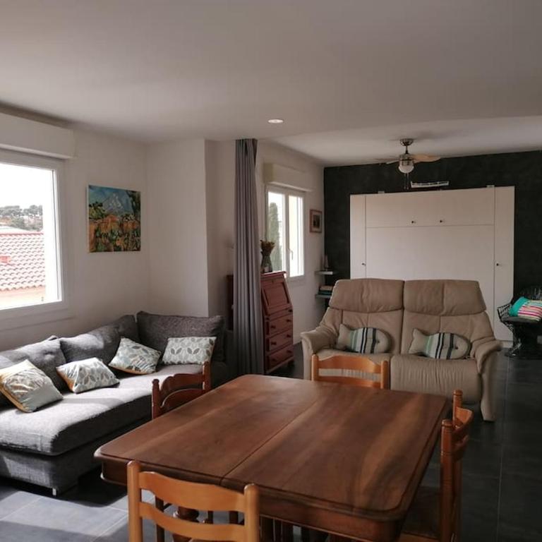 T3 avec extérieur Sanary centre - Apartment mit 2 Schlafzimmern - 2