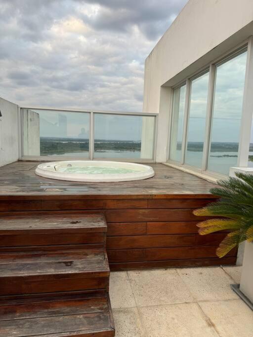 Vista al Río Paraguay, Costanera Asu - Apartamento de 1 dormitorio - 26