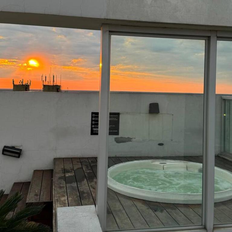 Vista al Río Paraguay, Costanera Asu - Apartamento de 1 dormitorio - 38