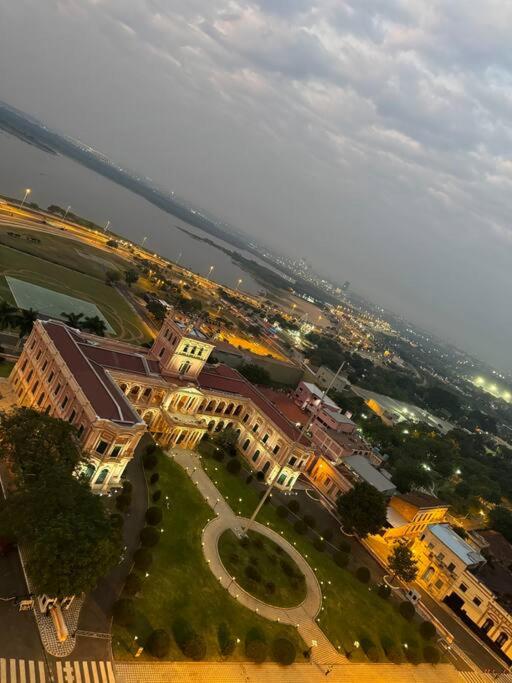 Vista al Río Paraguay, Costanera Asu - Apartamento de 1 dormitorio - 39