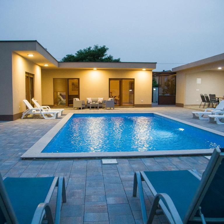 Luxury Villa G Residency - Villa - 6