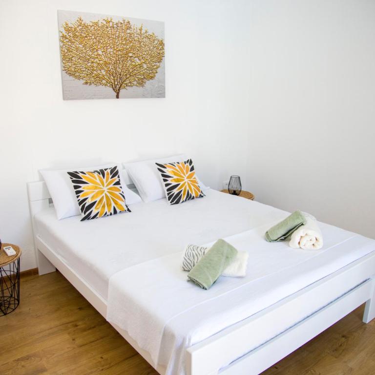 Luxury Villa G Residency - Villa - 22