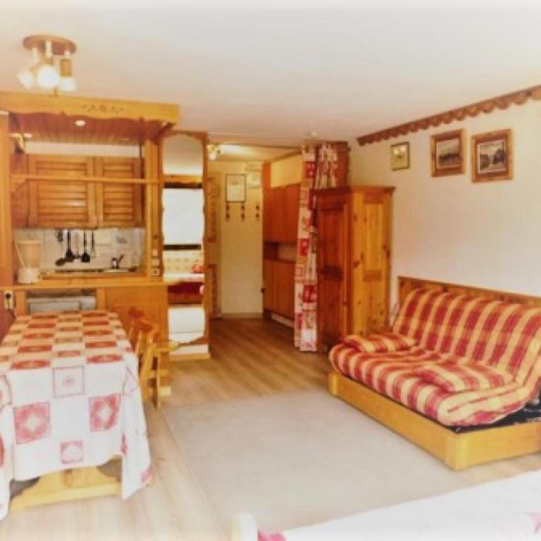 Résidence Le Palafour - Studio 5 personnes à Tignes au pied des pistes, des commerces, de l'ESF et de l'office du tourisme dans le quartier du lac. App MAE-2052 - Studio - 1