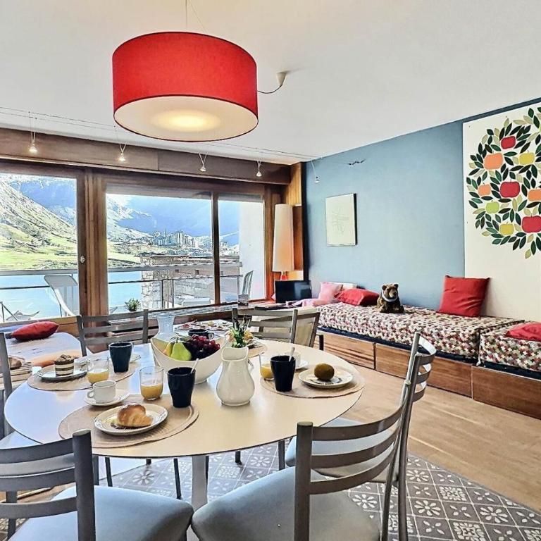 Résidence Les Ducs De Savoie - Appartement 2 pièces 6 personnes à Tignes au pied des commerces, du bowling et proche des pistes, de la piscine et de l'office d MAE-2010 - Appartement - 1