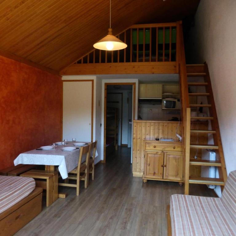 Résidence L'ermitage - Appartement 2 pièces pour 4 personnes situé à Méribel centre proche des commerces et des pistes de ski MAE-3004 - Appartement - 1