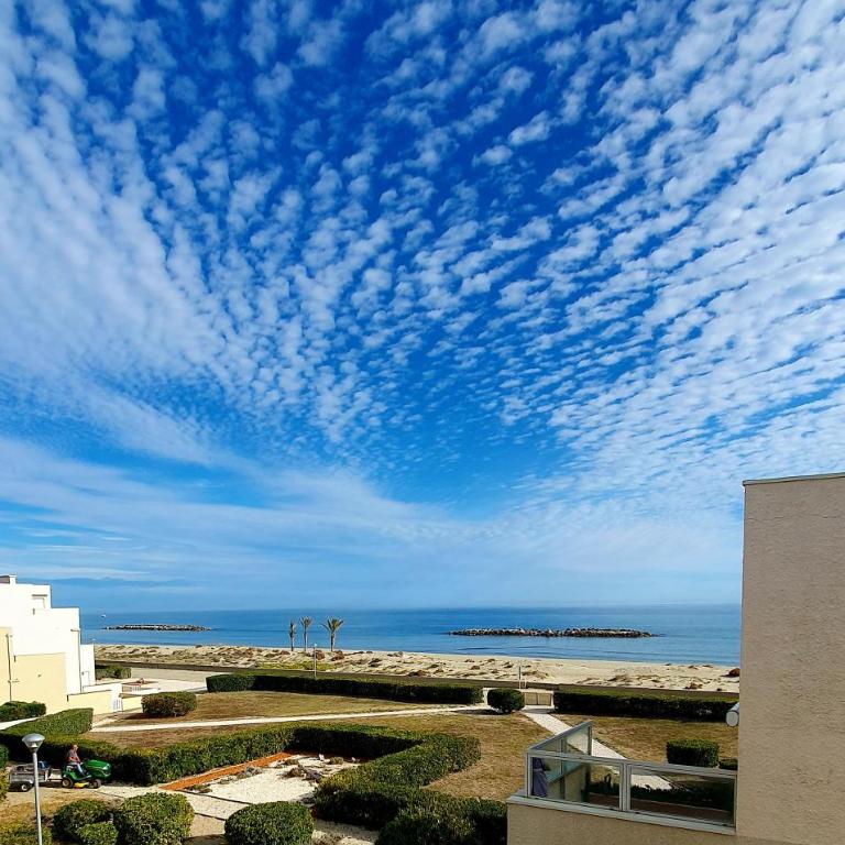 Vue Mer entièrement rénové terrasse & parking - Studio with Sea View - 23