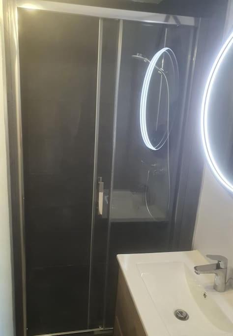 Appartement pour 1 à 4 Pers Terrasse et Parking - Studio Supérieur - 9