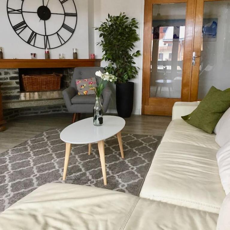 Jangilau - Large, triple aspect apartment in central Morzine - Three-Bedroom Apartment - 4