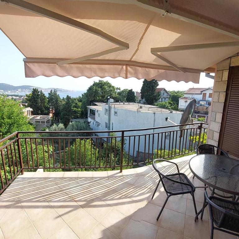 Guest house Bracovic - Apartment mit 2 Schlafzimmern, einem Balkon und Meerblick - 23