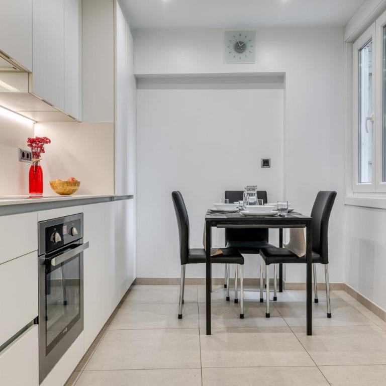 Buena ubicación y plaza de garaje - Apartamento de 3 dormitorios con vistas - 6