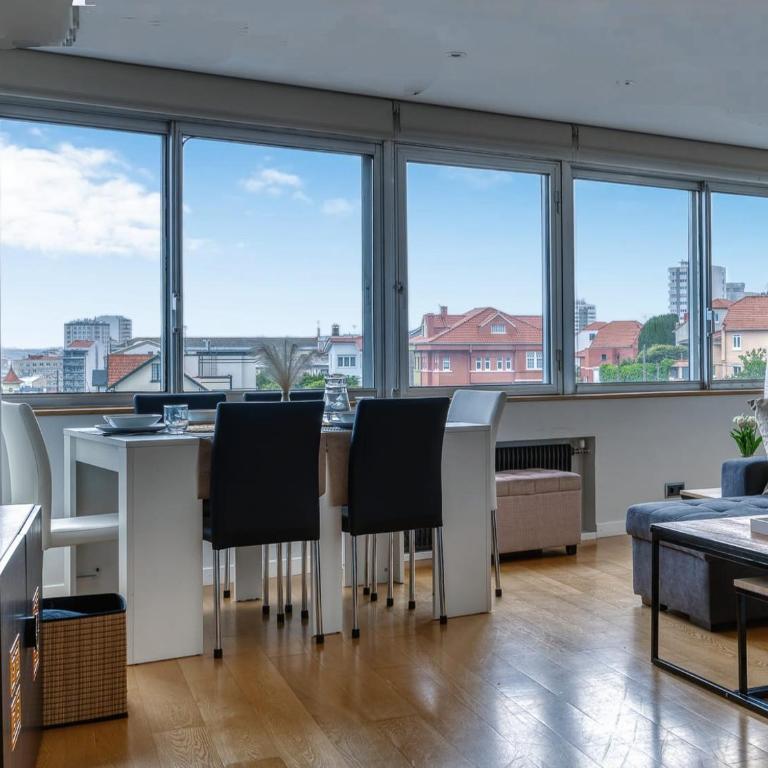 Buena ubicación y plaza de garaje - Apartamento de 3 dormitorios con vistas - 3