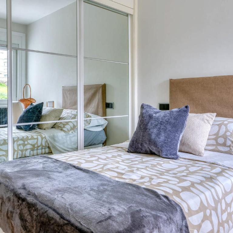 Buena ubicación y plaza de garaje - Apartamento de 3 dormitorios con vistas - 10