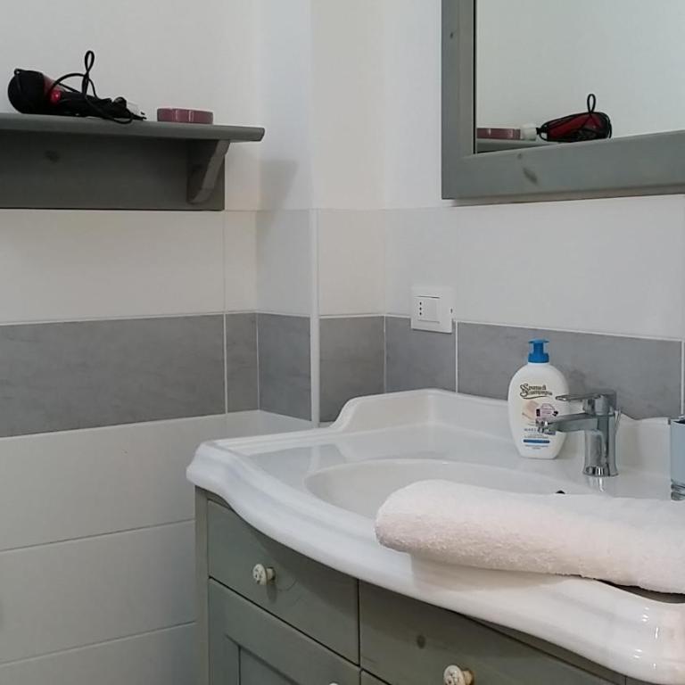 Villamir B&B - Appartamento con Patio e Vista Giardino - 4