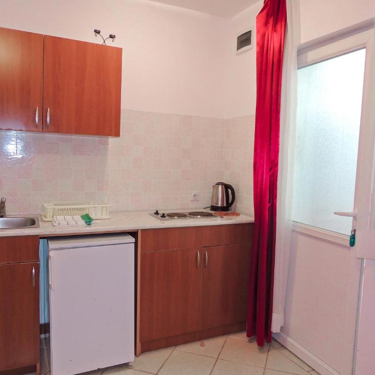 Mediterranean Retreat Becici - Standardna Dvokrevetna Soba sa Bračnim Krevetom - 13