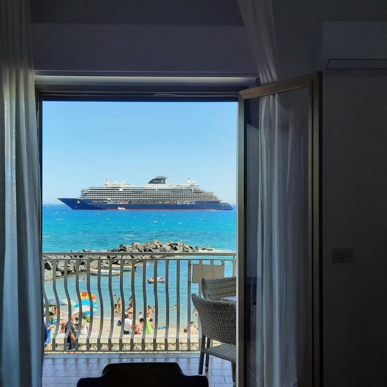Arcadia Golden Bay - Appartamento con 2 Camere da Letto, Terrazza e Vista Mare - 34