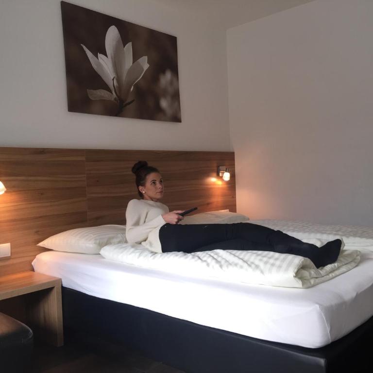 TownVille - Apartment with Terrace - 17
