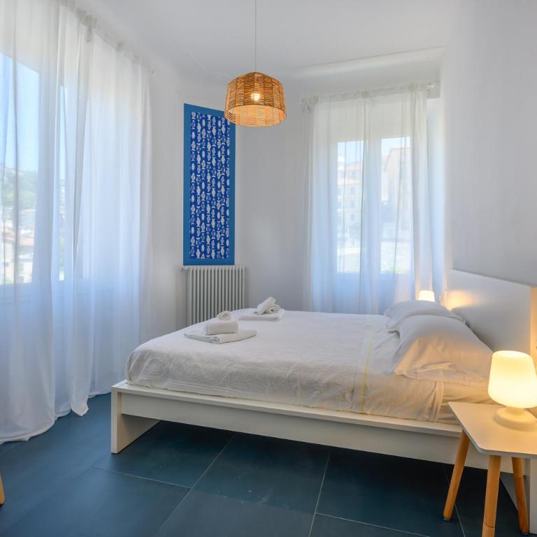 In Fondo al Mar - Three-Bedroom Apartment with Balcony - 9