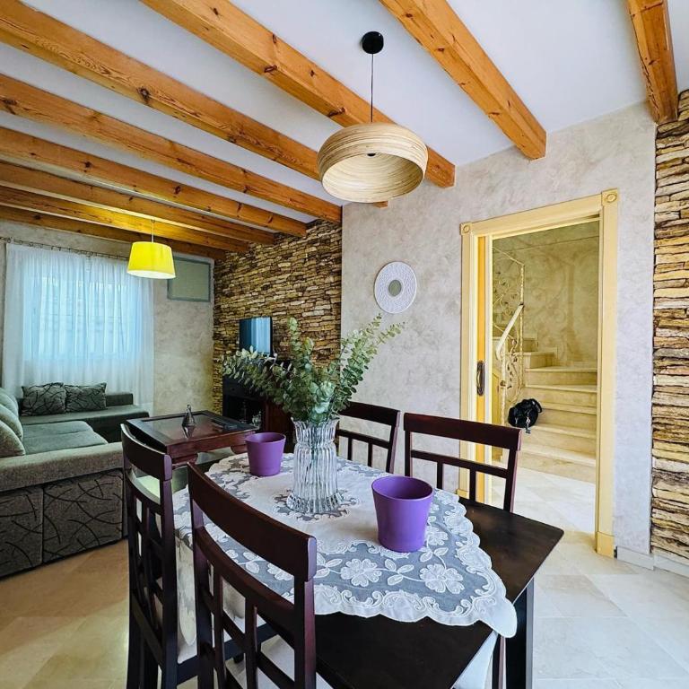 Casa Familiar- Residencial Solmar - Casa Unifamiliar de 3 dormitorios - 5