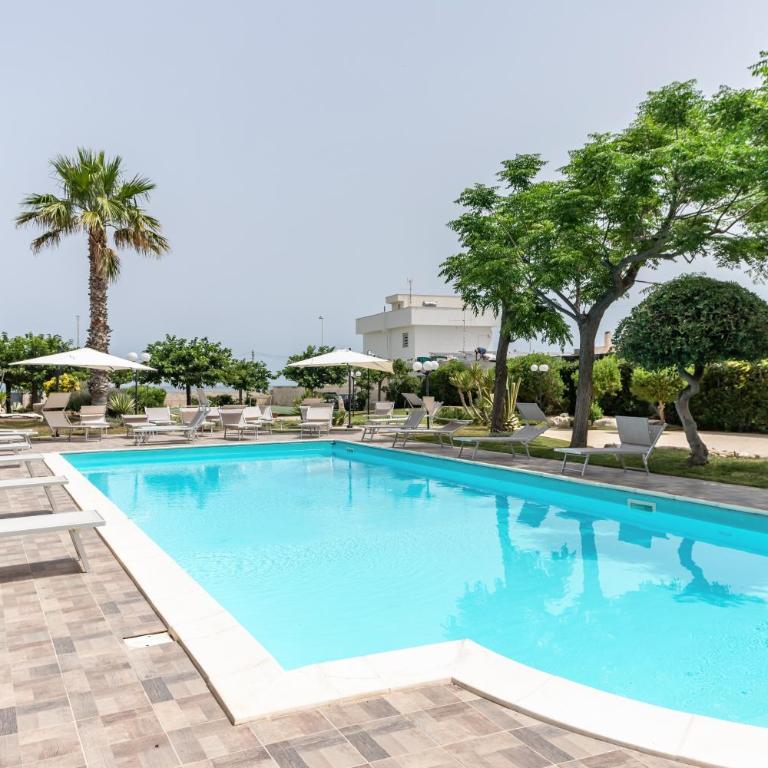 Pietramare Luxury Suites - Queen Room with Spa Bath - 1