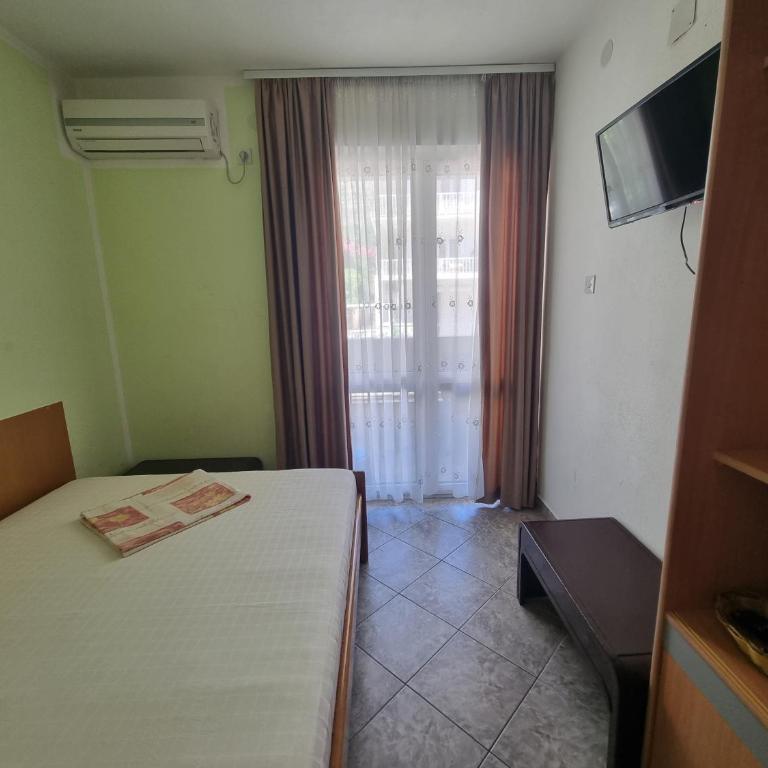 Apartmani Vuković - Dvokrevetna Soba sa Bračnim Krevetom i Terasom - 1