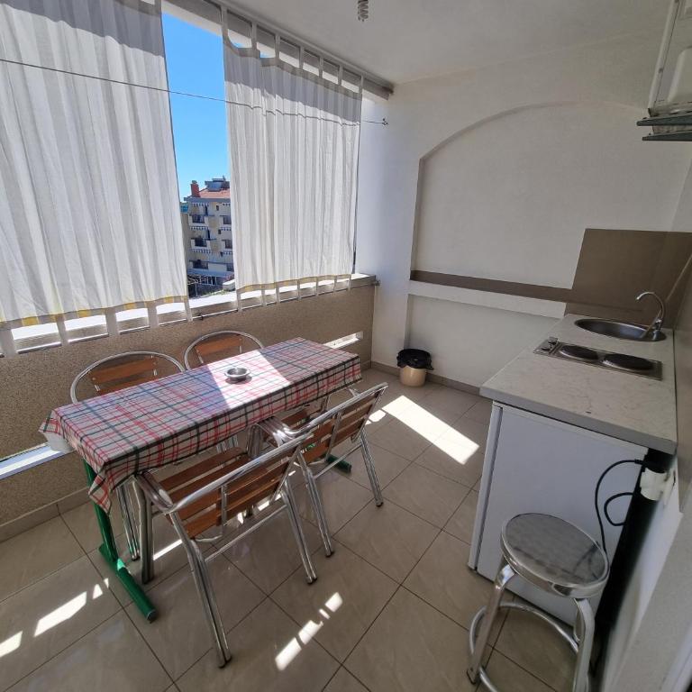 Apartmani Vuković - Četvorokrevetna Soba s Terasom - 4