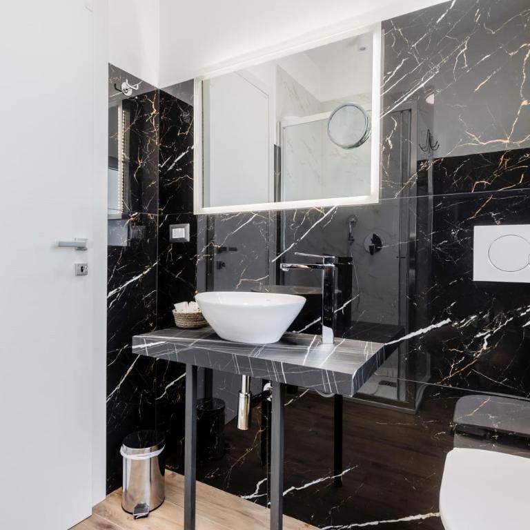 Pietramare Luxury Suites - Queen Room with Spa Bath - 27