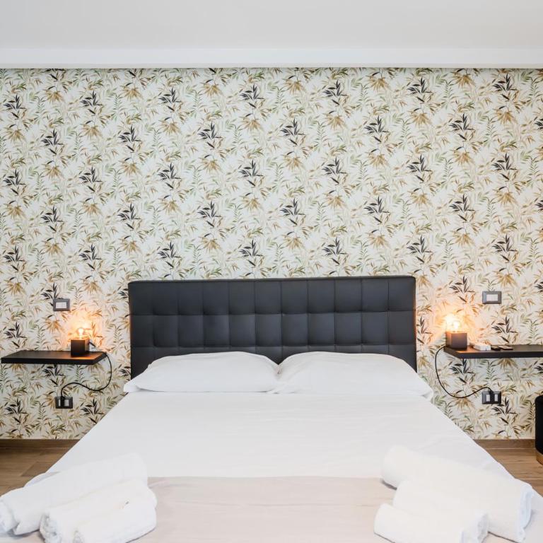 Pietramare Luxury Suites - Queen Room with Spa Bath - 25
