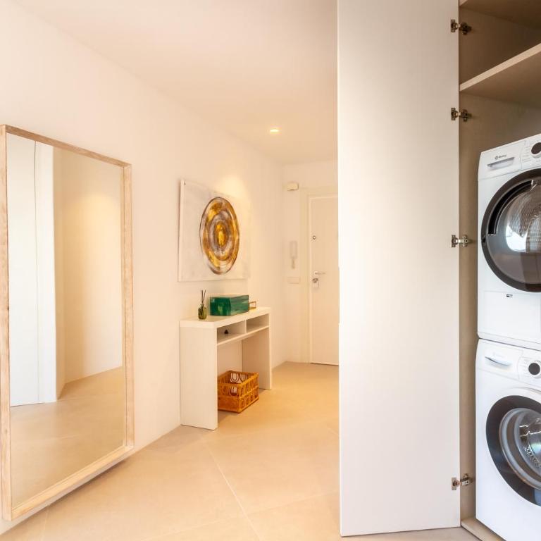 MARBELLA BANUS SUITES - Brand New and Exclusive Banus Port Seafront Flat - Apartamento Deluxe de 2 dormitorios con balcón - 74