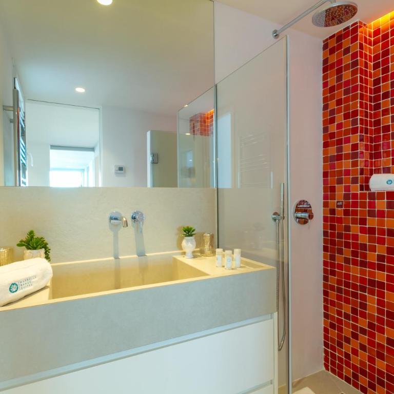 MARBELLA BANUS SUITES - Brand New and Exclusive Banus Port Seafront Flat - Apartamento Deluxe de 2 dormitorios con balcón - 77