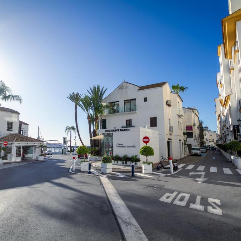 MARBELLA BANUS SUITES - Brand New and Exclusive Banus Port Seafront Flat - Apartamento Deluxe de 2 dormitorios con balcón - 50