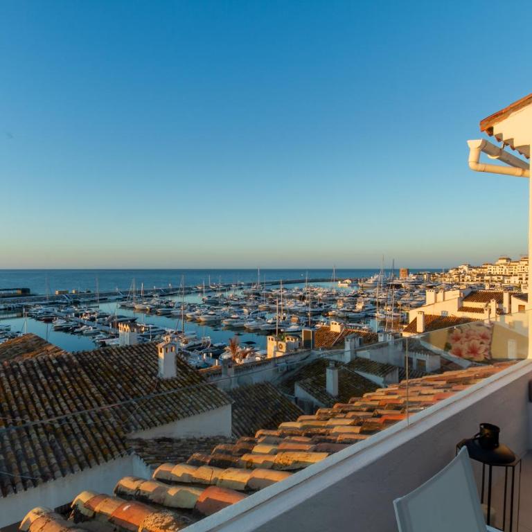 MARBELLA BANUS SUITES - Brand New and Exclusive Banus Port Seafront Flat - Apartamento Deluxe de 2 dormitorios con balcón - 13