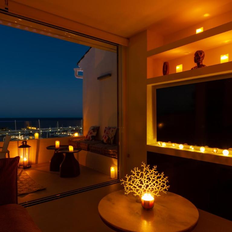 MARBELLA BANUS SUITES - Brand New and Exclusive Banus Port Seafront Flat - Apartamento Deluxe de 2 dormitorios con balcón - 23