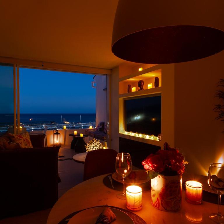 MARBELLA BANUS SUITES - Brand New and Exclusive Banus Port Seafront Flat - Apartamento Deluxe de 2 dormitorios con balcón - 7