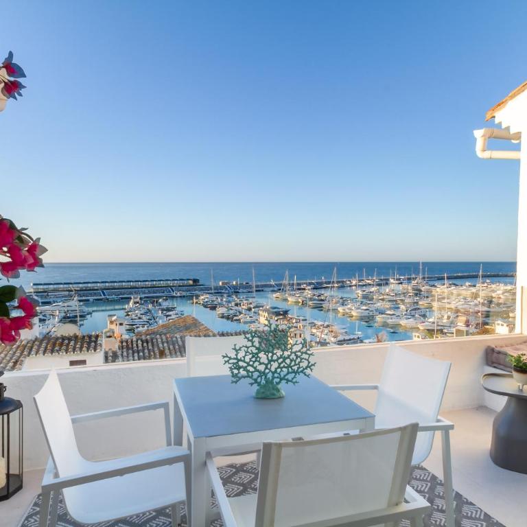 MARBELLA BANUS SUITES - Brand New and Exclusive Banus Port Seafront Flat - Apartamento Deluxe de 2 dormitorios con balcón - 4