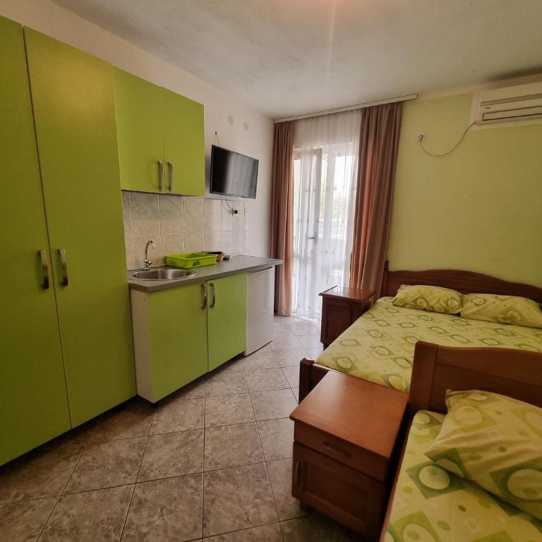 Apartmani Vuković - Trokrevetna Soba sa Terasom - 1