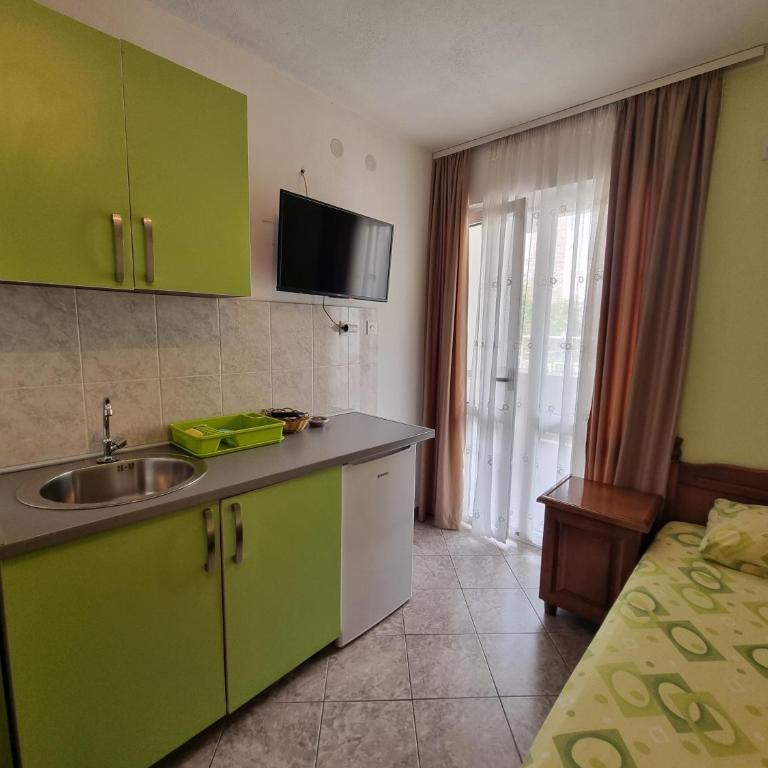 Apartmani Vuković - Trokrevetna Soba sa Terasom - 2