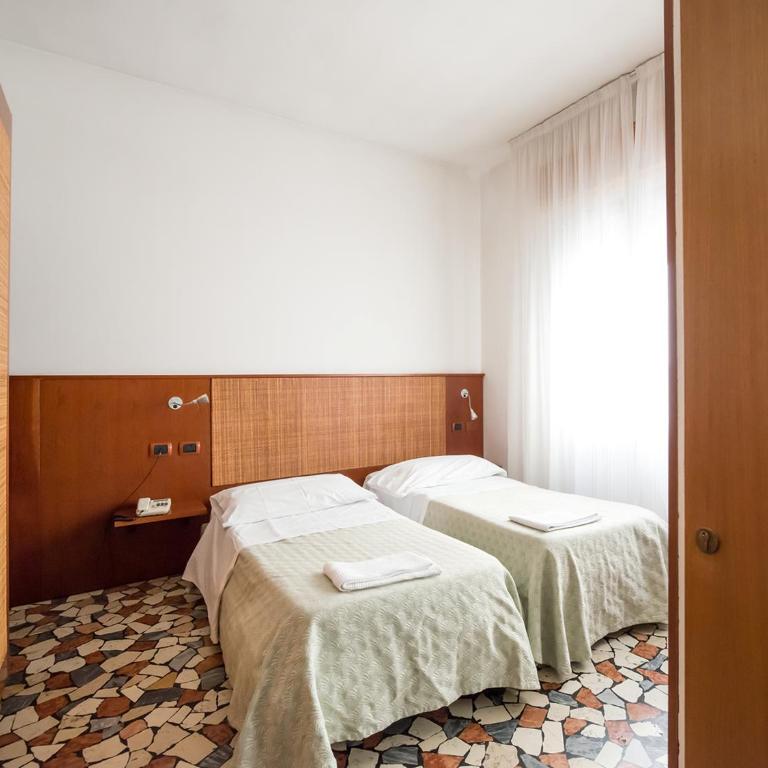 Hotel Clodia - Camera Matrimoniale - 1
