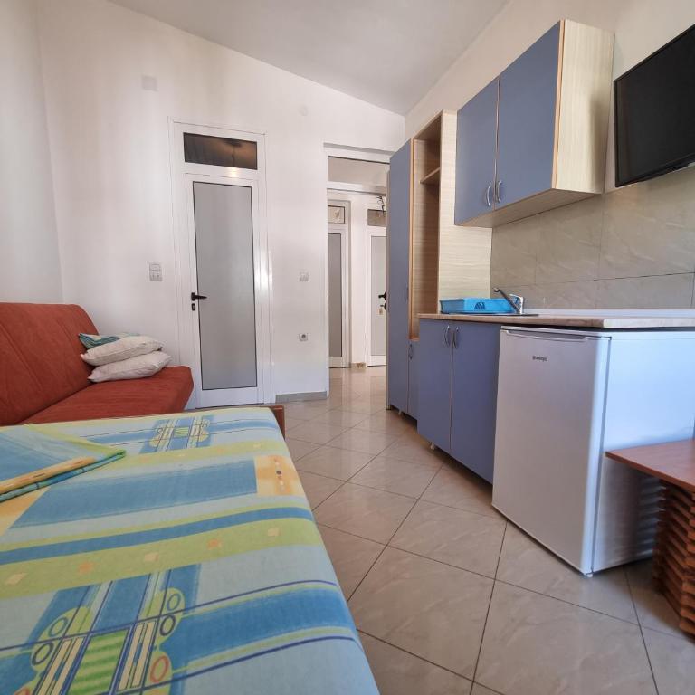 Apartmani Vuković - Trokrevetna Soba sa Terasom - 3