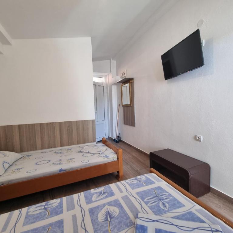 Apartmani Vuković - Trokrevetna Soba sa Terasom - 2