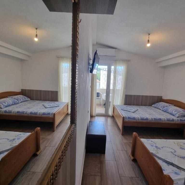Apartmani Vuković - Trokrevetna Soba sa Terasom - 3