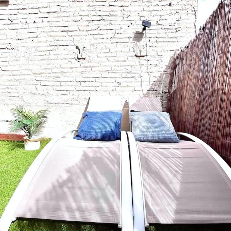 Poblenou Beach Penthouse l Loft with Private Terrace l 5 min Walk to the Beach - One-Bedroom Apartment - 36
