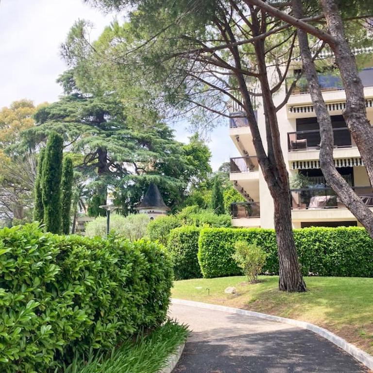 Cocon paradisiaque avec piscine, terrasse, jardin au calme absolu - Appartement 1 Chambre - 4