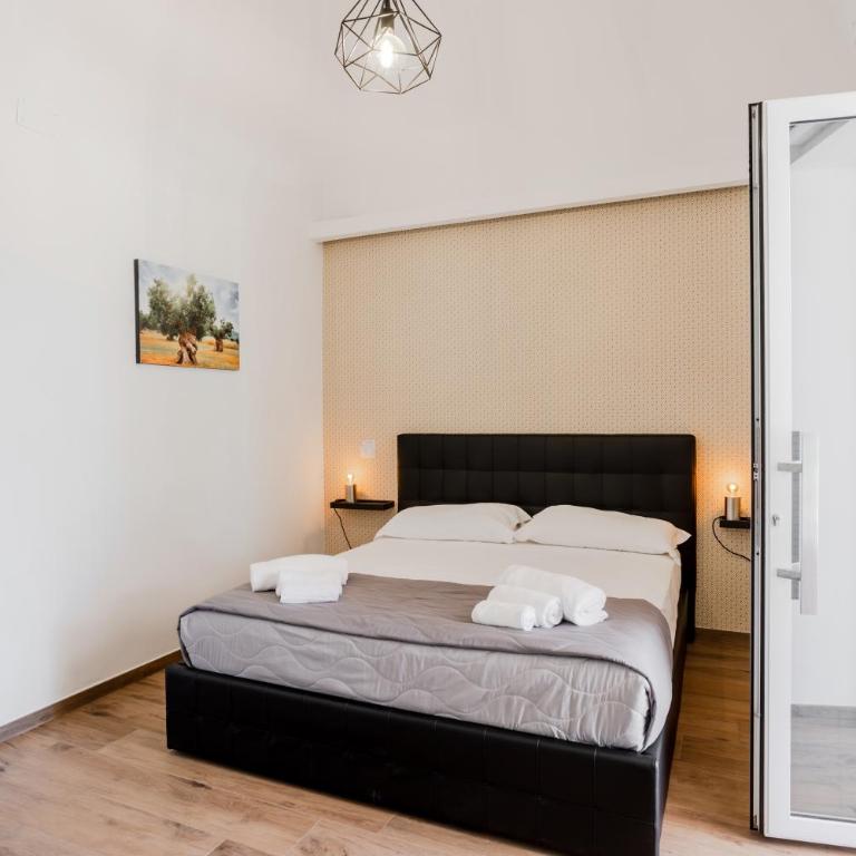 Pietramare Luxury Suites - Queen Room with Garden View - 20