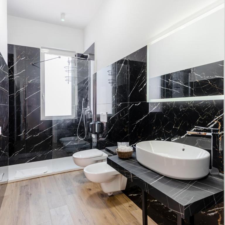Pietramare Luxury Suites - Queen Room with Spa Bath - 27